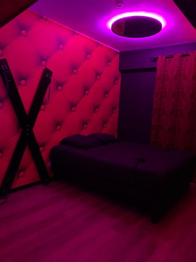 Love Room Avec Jacuzzi Prive Bonnetable Kültér fotó